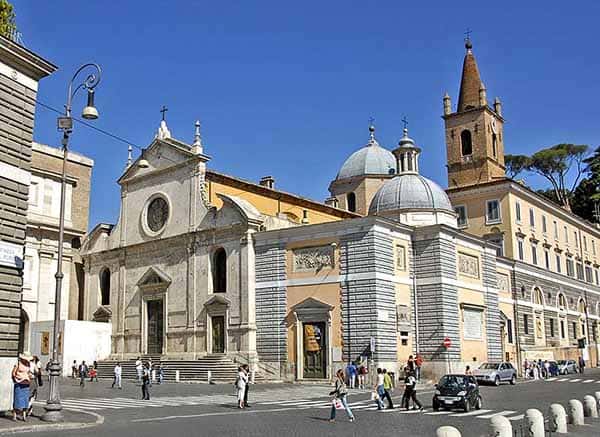 כנסייה עתיקה בפיאצה דל פופולו - כנסיות חינמיות ברומא
