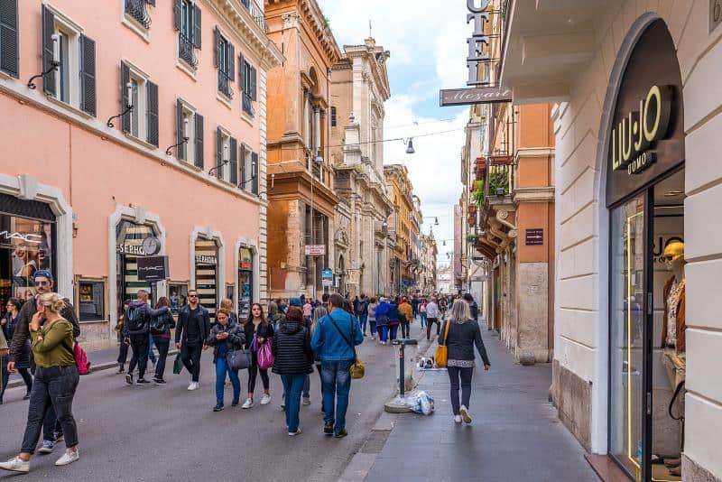 רחוב ויה דל קורסו - הרחוב הראשי לקניות במרכז רומא